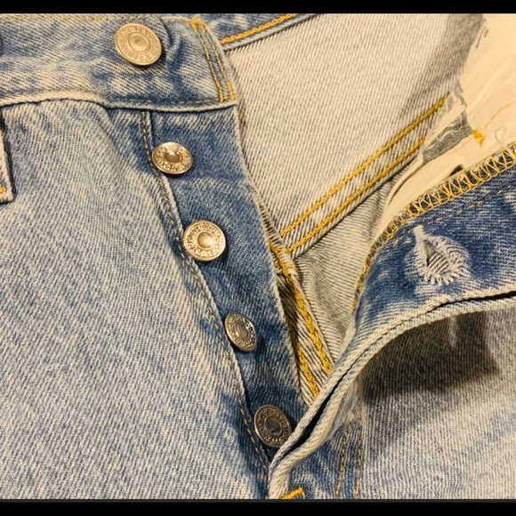 Levi’s 501 Distressed Cut Off High Rise Denim Short W25 NWT - Picture 4 of 9